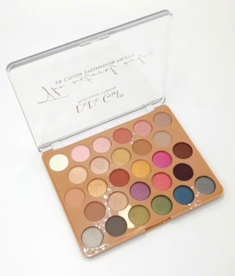 Набор теней Soft and delicate 28цв.